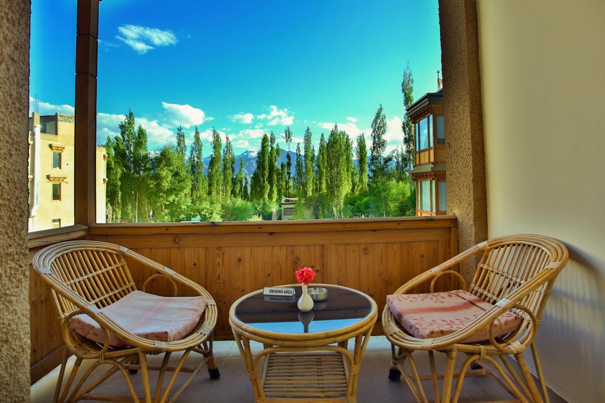 The Saraha Hotel Leh Buitenkant foto