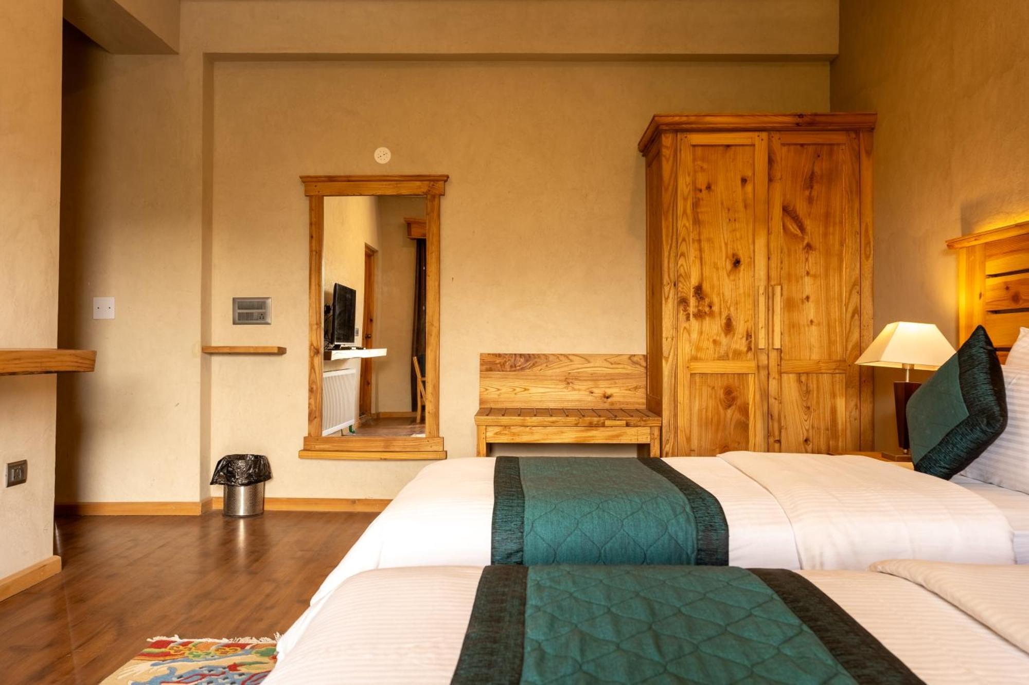 The Saraha Hotel Leh Buitenkant foto