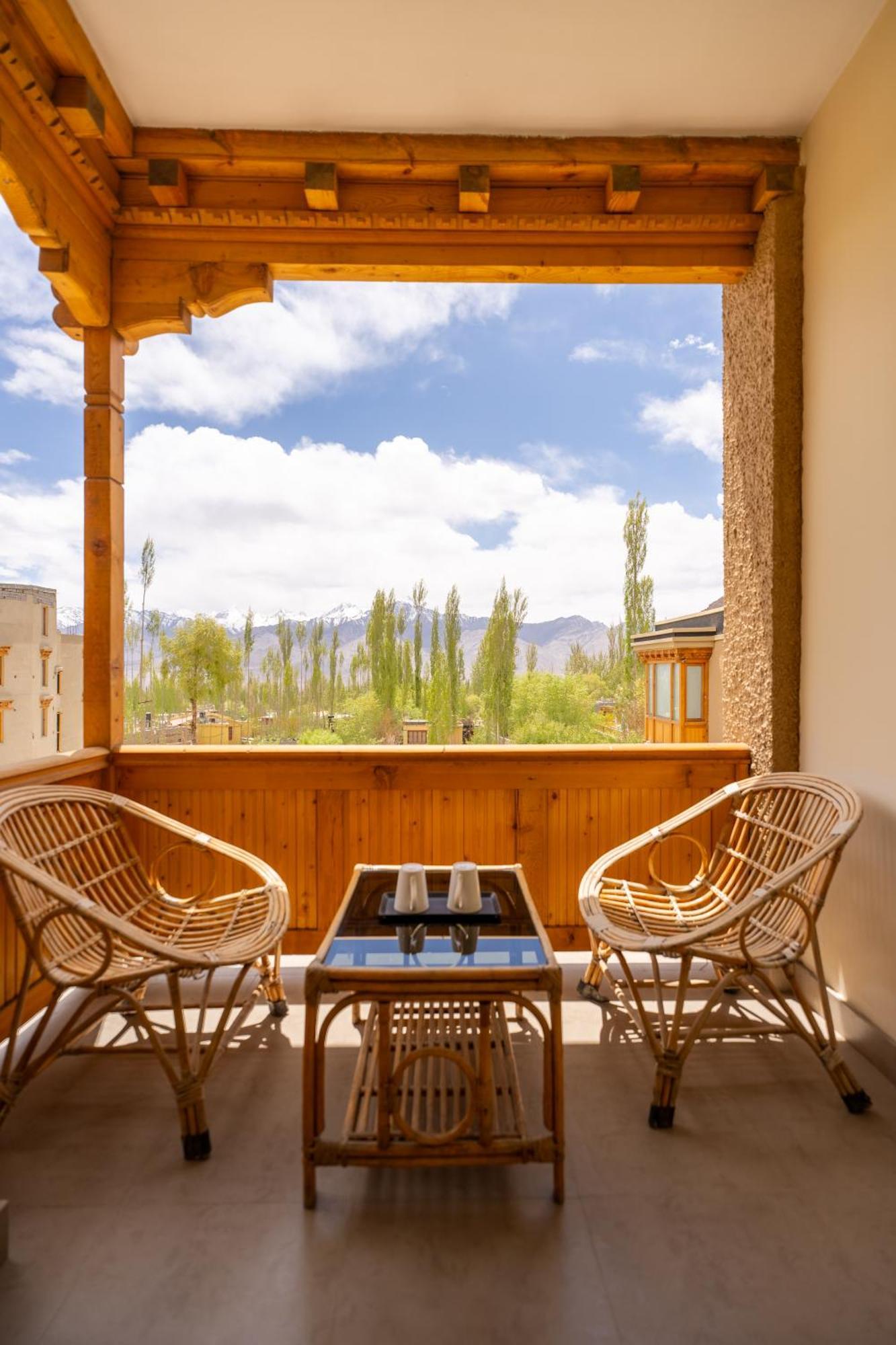 The Saraha Hotel Leh Buitenkant foto
